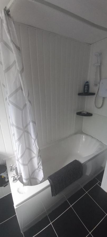 6-Min Walk To New Cross Parking Long Stay Discounts Wolverhampton Dış mekan fotoğraf