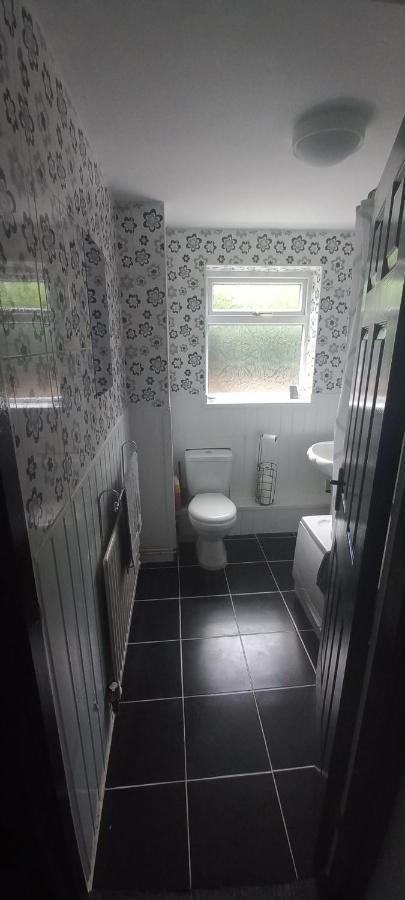 6-Min Walk To New Cross Parking Long Stay Discounts Wolverhampton Dış mekan fotoğraf